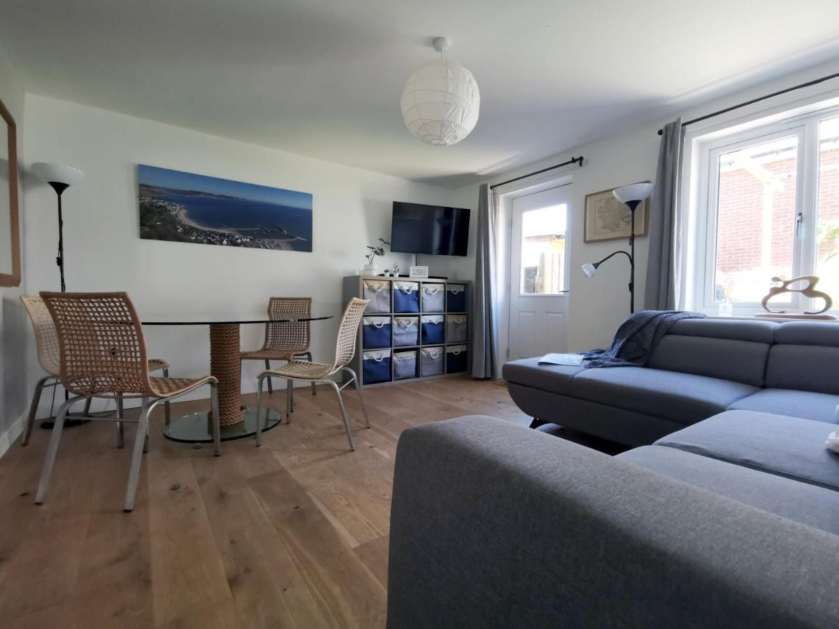 2 Bedroom House With Free Parking Lyme Regis Exterior photo